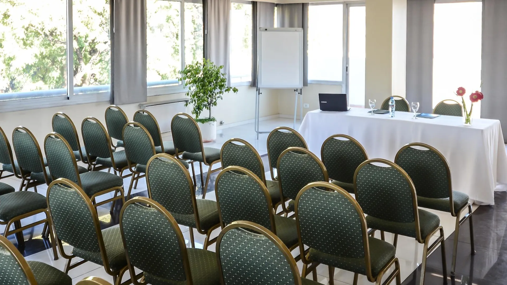 Portal Plaza Suites Mendoza 4*,  Argentina