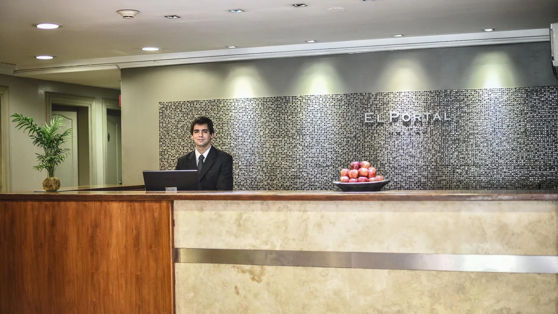Portal Plaza Suites Mendoza Hotel