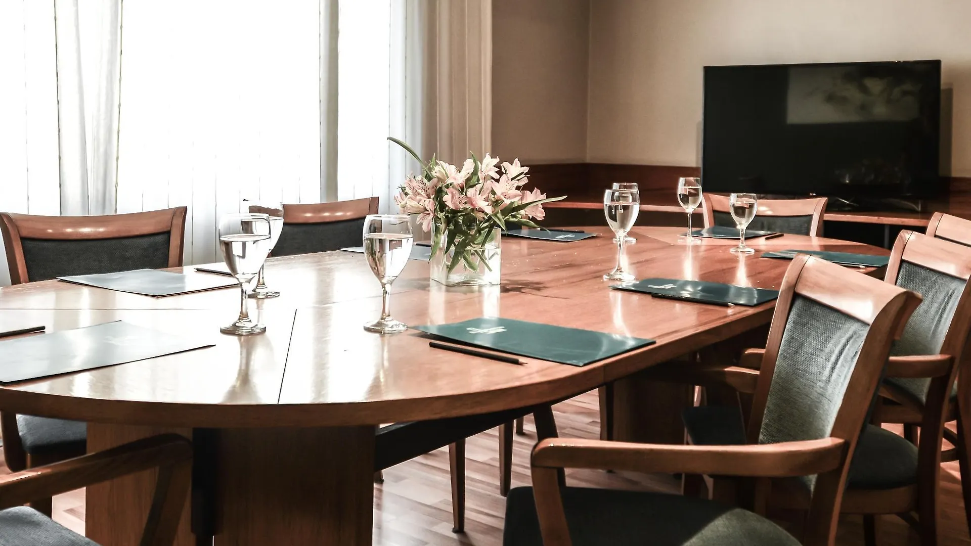 Portal Plaza Suites Mendoza Hotel