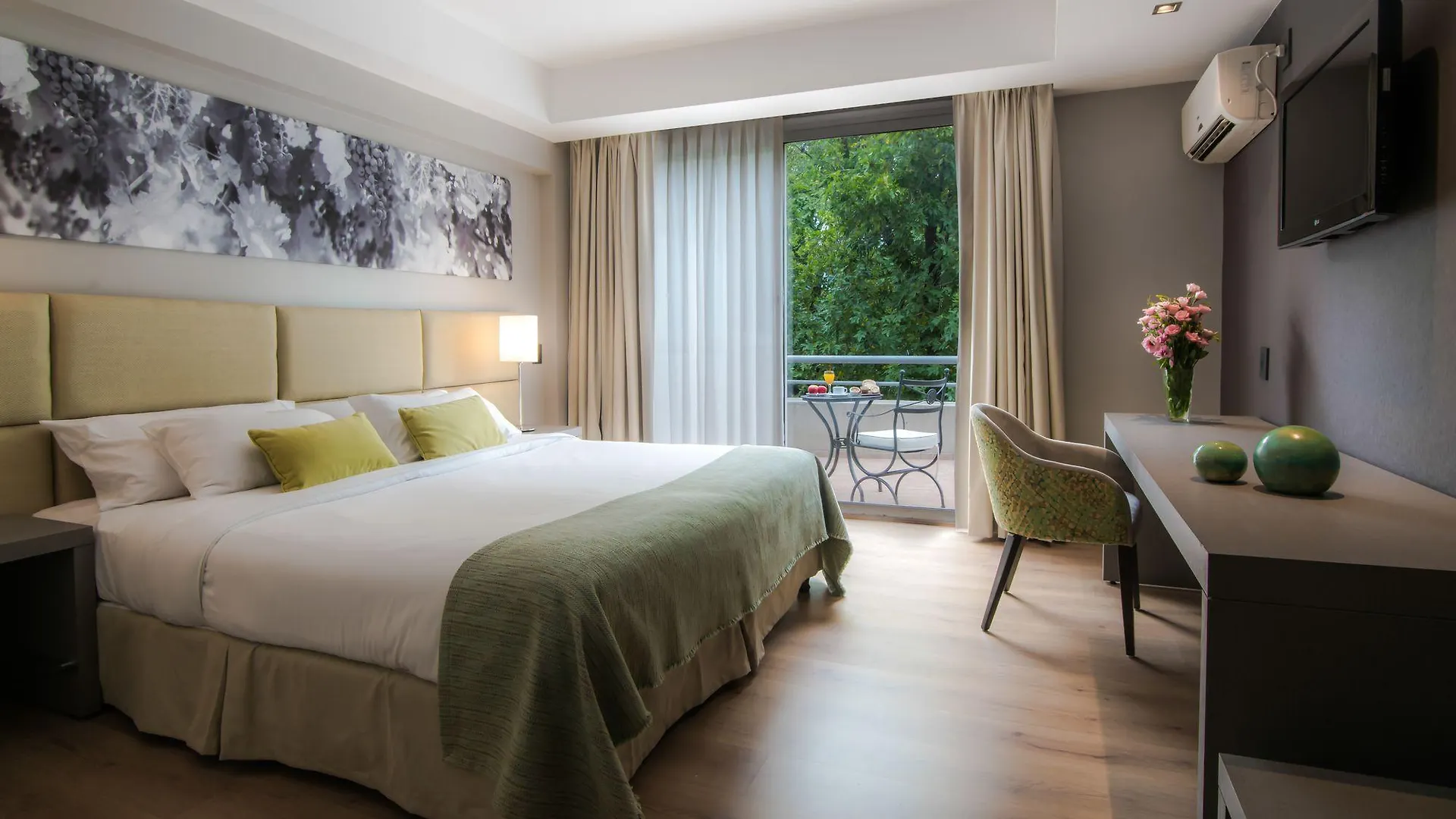 **** Hotel Portal Plaza Suites Mendoza Argentina